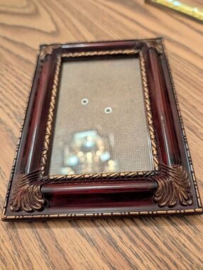 Ornate Mahogany-Style Decorative Picture Frame with Gold Accents